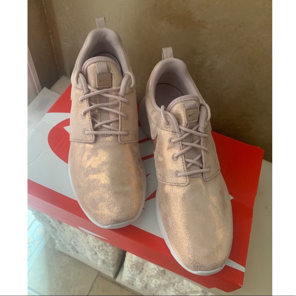NIKE ROSHE ONE PRM
